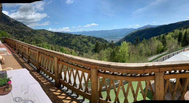 Albergo Croce D'Aune เปดาเวนา ภายนอก รูปภาพ