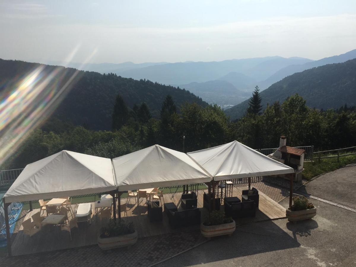 Albergo Croce D'Aune เปดาเวนา ภายนอก รูปภาพ