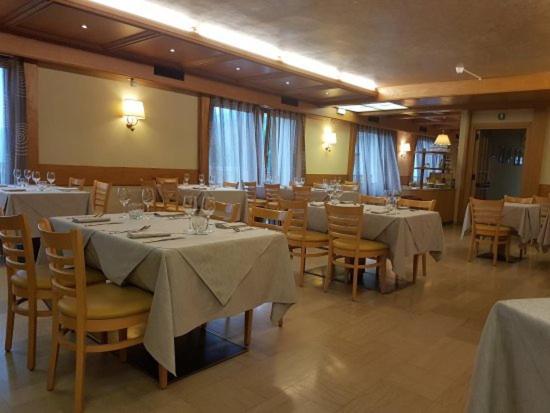 Albergo Croce D'Aune เปดาเวนา ภายนอก รูปภาพ